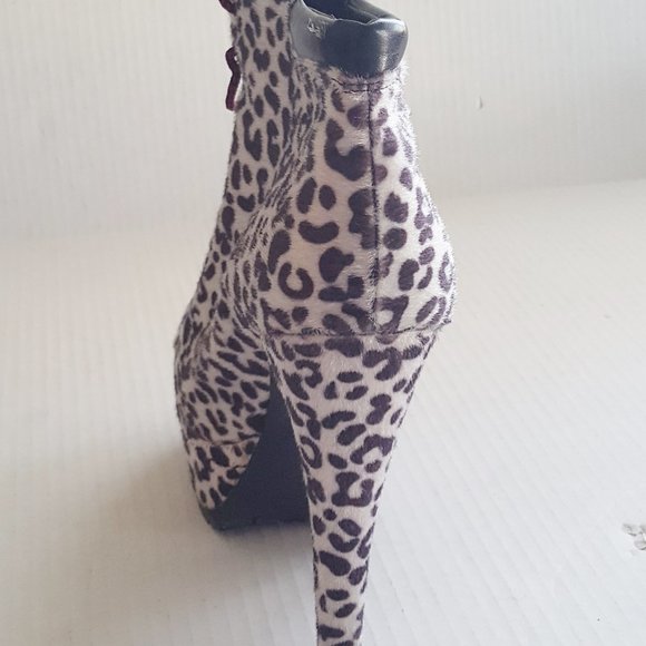 XHILARATION Sz 10 Faux Fur Platform High Heel Boot - Picture 4 of 7